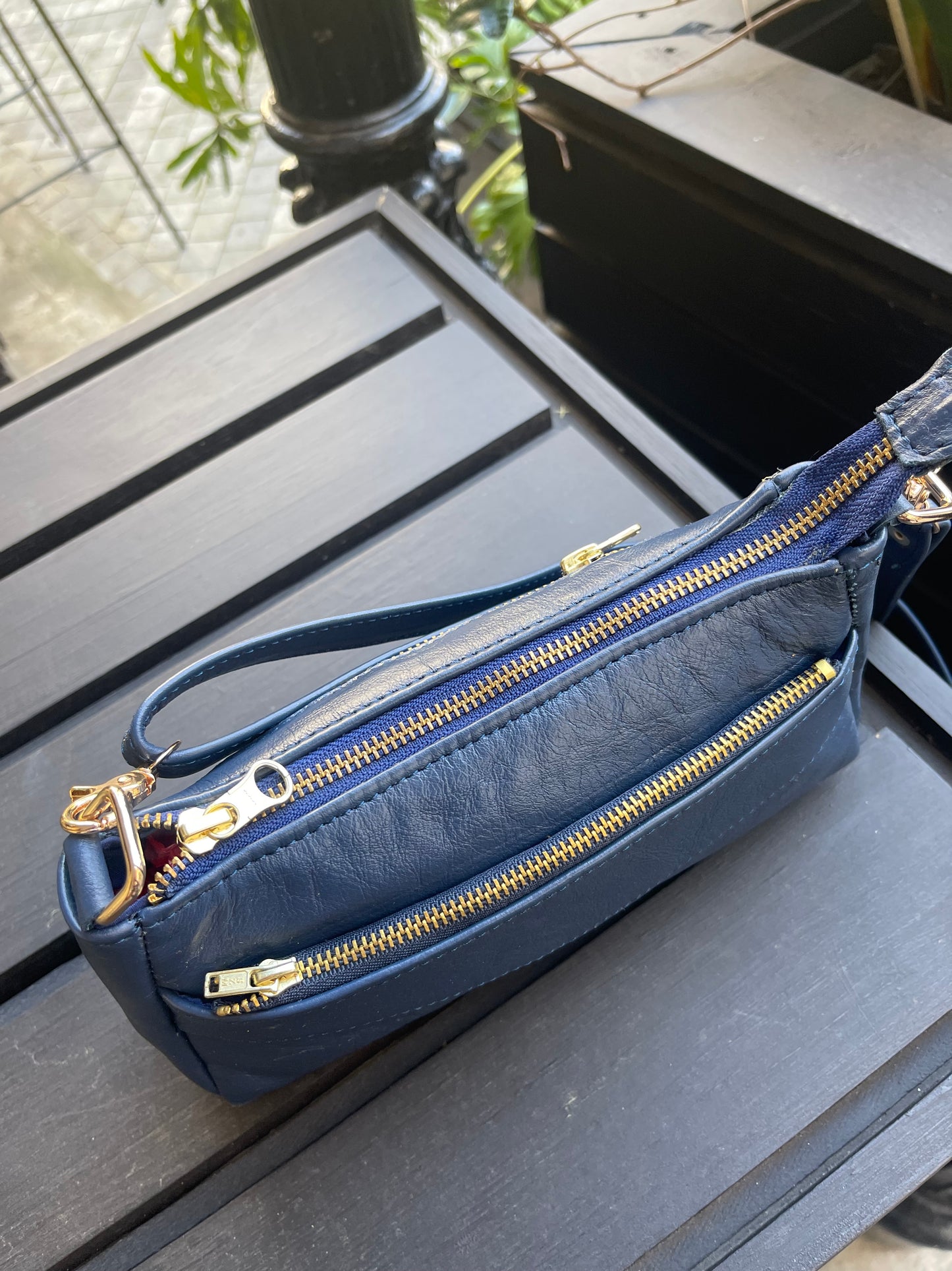 Abi sling bag (Ready to ship)